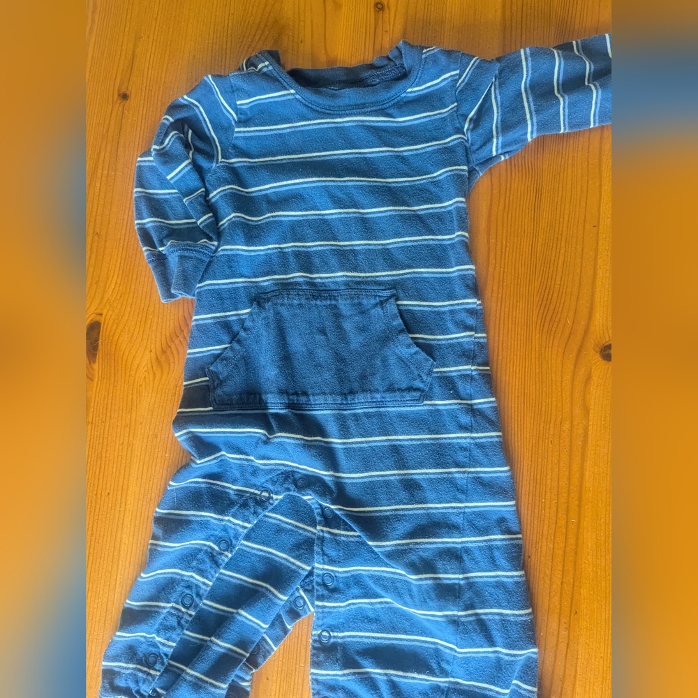 Blue Striped Baby Romper Sweater Carters 18 Mi✌️